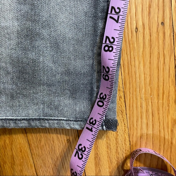 Vince. Soft grey denim designer jeans straight leg - Picture 6 of 6